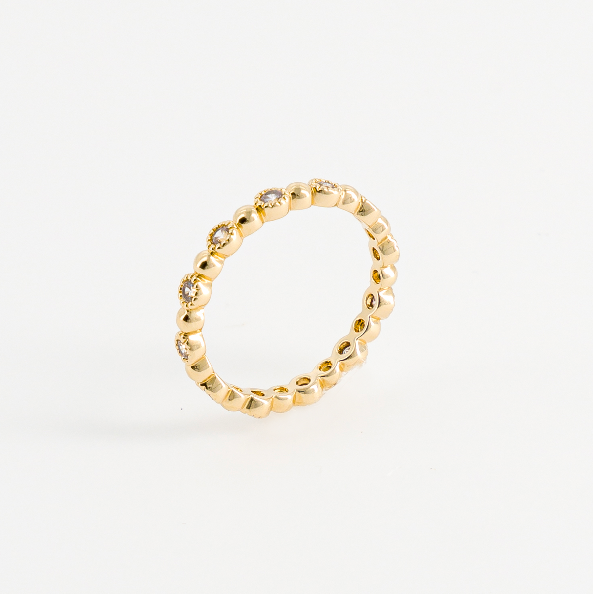 Bague fine plaqué or vue de profil