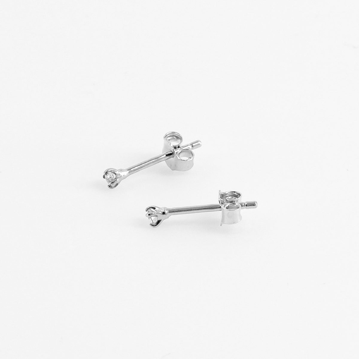 Boucle d oreille argent zirconium vue de profil