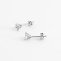 Boucles d'oreilles en argent rhodié et oxydes de zirconium vue de profil